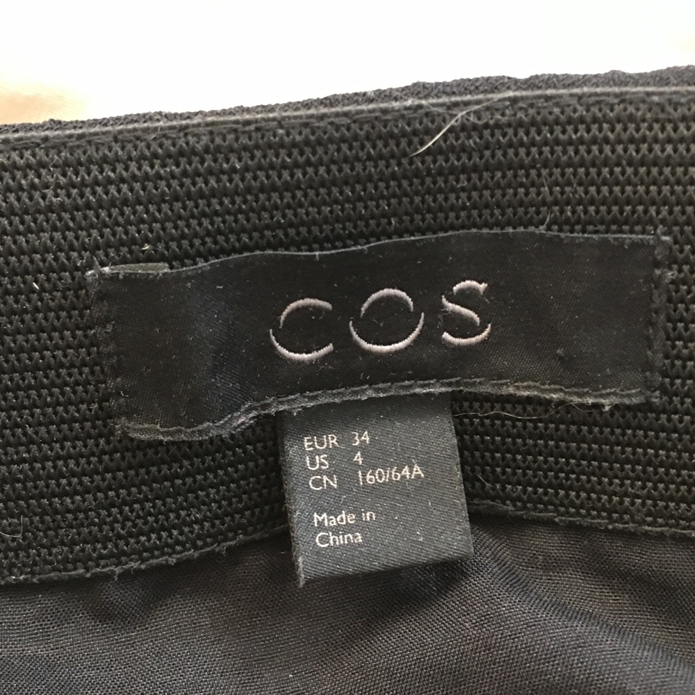 COS - pleated black midi skirt - size 4 - Picture 4 of 4